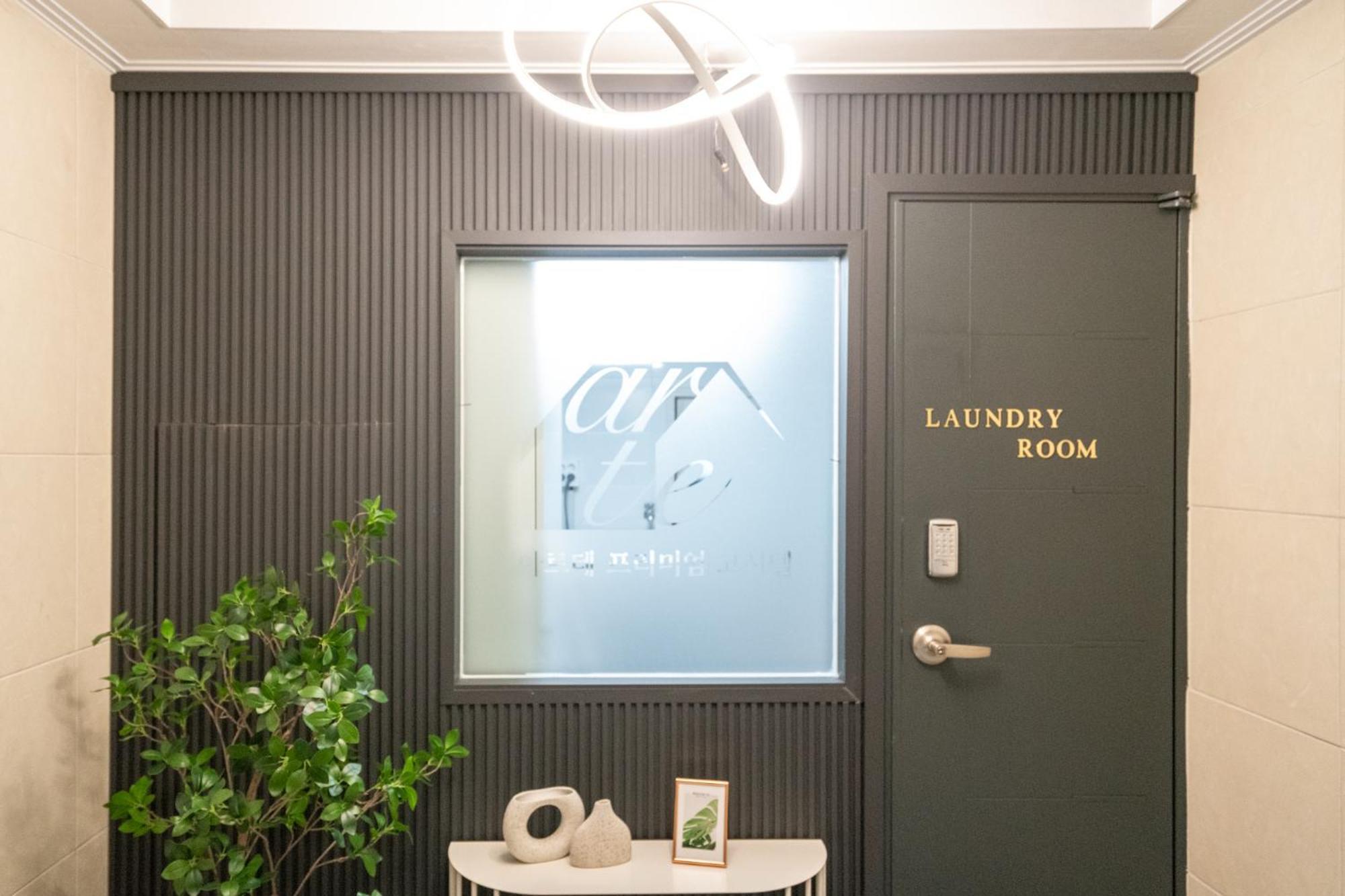 Arte Premium Oneroomtel Myeongdong Seoul Exterior photo
